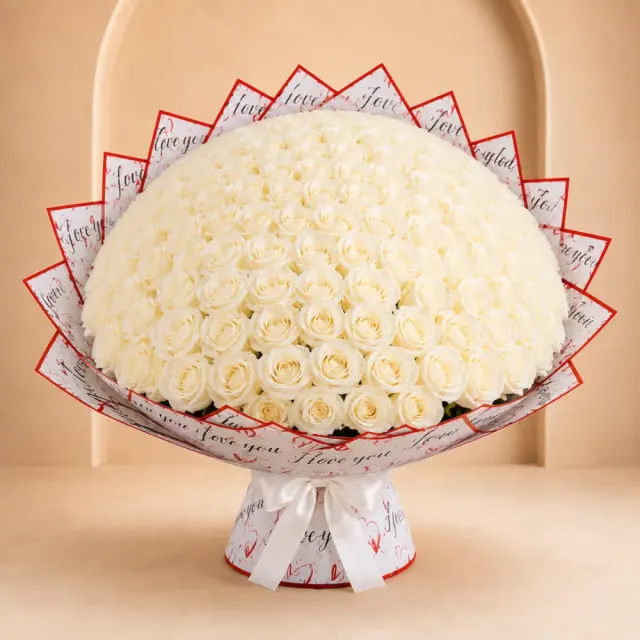 Ivory Promise Luxury White Rose Ramo Buchón – 100, 150 or 200 Roses