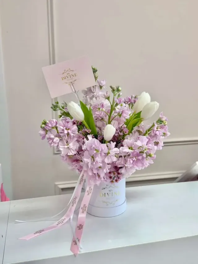 Mini Lilac Whisper Bloom Box