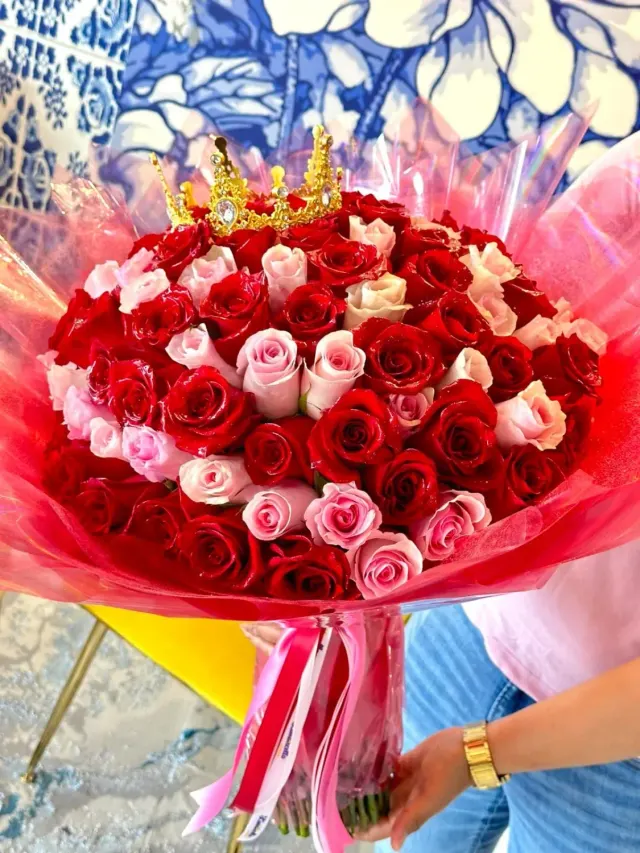 My queen bouquet (75 roses)