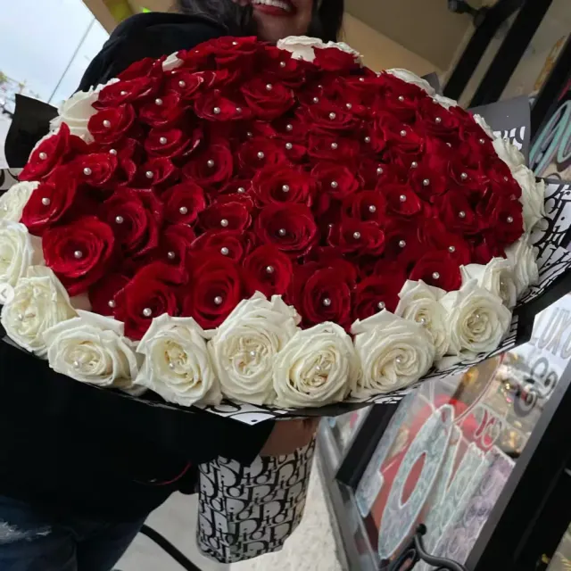 101 Rosa Bouquet