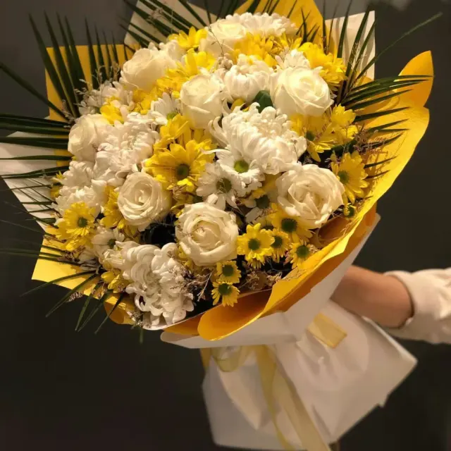 Yellow Delight Hand Bouquet