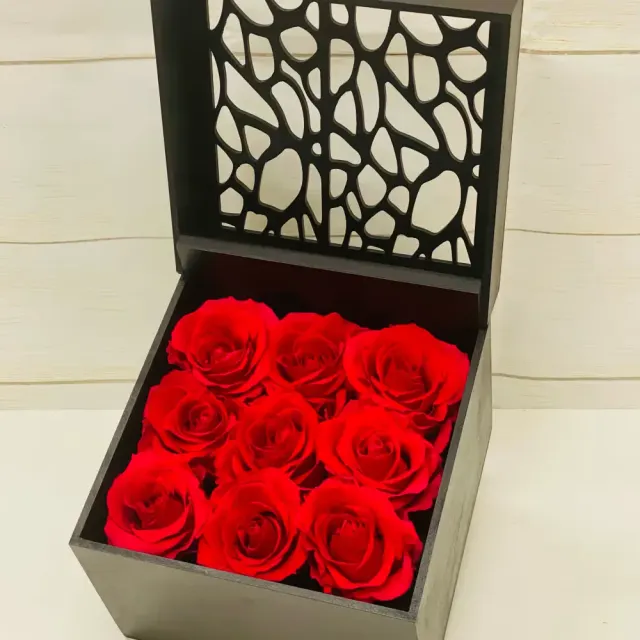Real Preserved Rose Box (Featuring 9 Roses)
