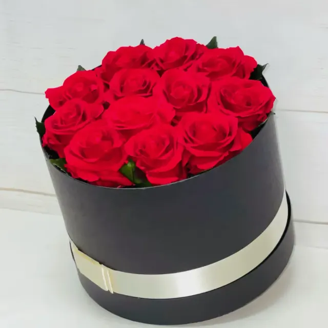 Real Preserved Roses Round Box (12 Roses)