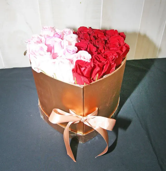 Golden Heart Box of Roses