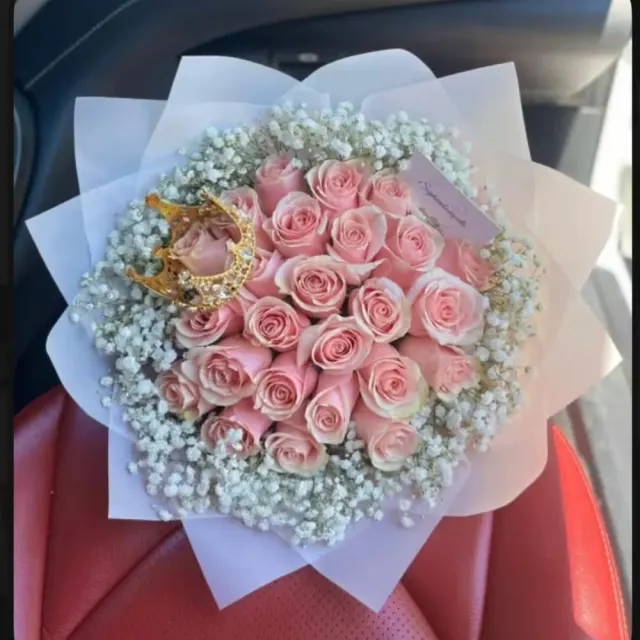 Dreamy pink roses- Ramo Buchon
