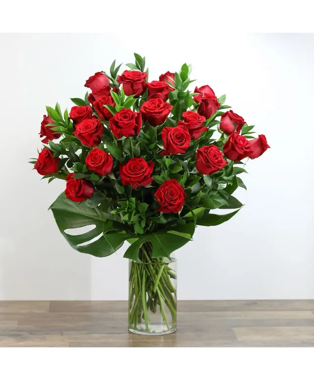 Red Roses With Modern Foliage (24)