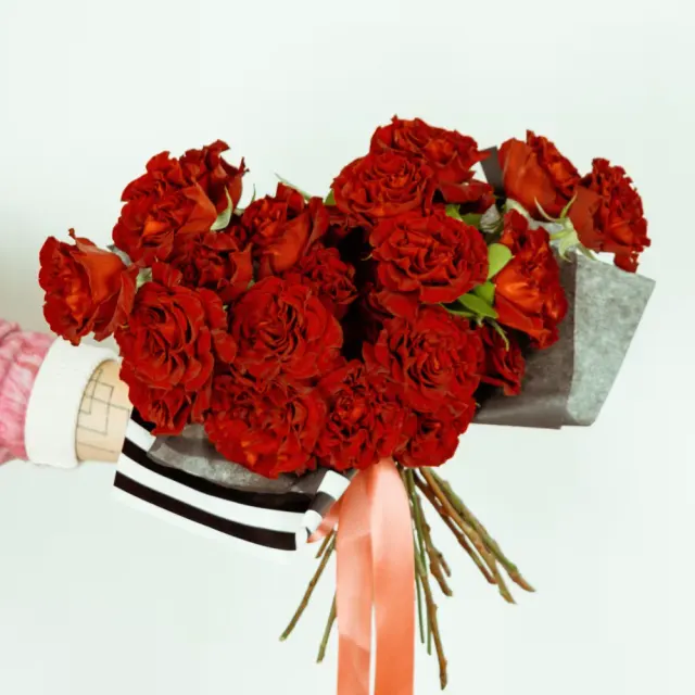 K.I.S.S. Modern Two Dozen Roses