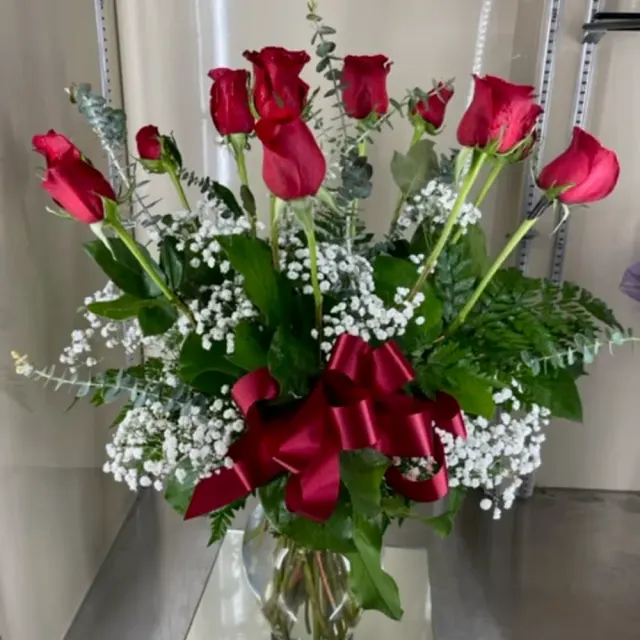 Dz Red Roses with Baby Breath