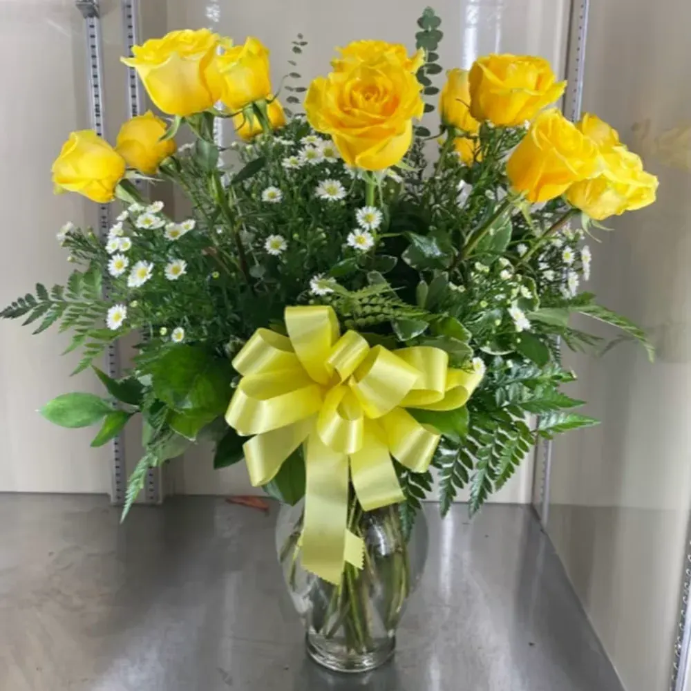 12 Yellow Roses