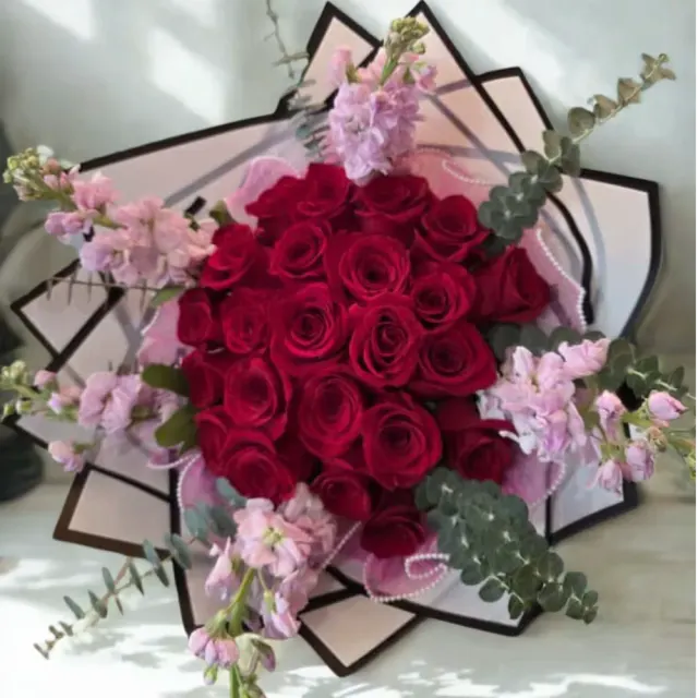 Buchon 24 Red Roses