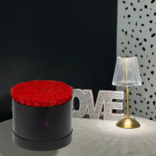 Classic 50 Roses Hat Box