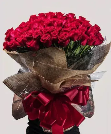 100 Wrapped Roses