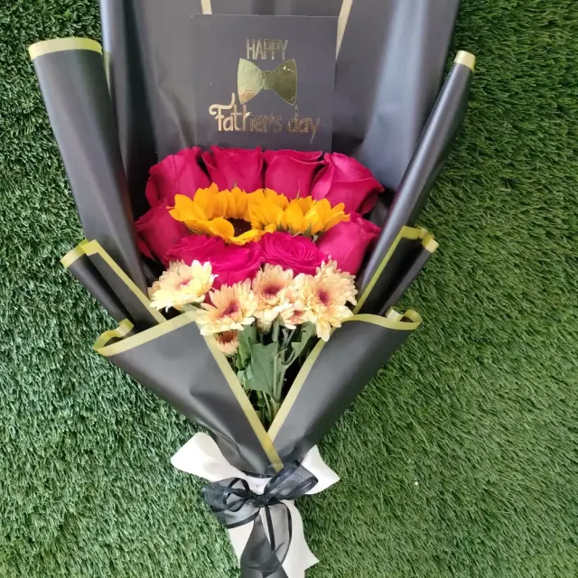 Father's Day Bouquet 8 Roses and Sunflower
