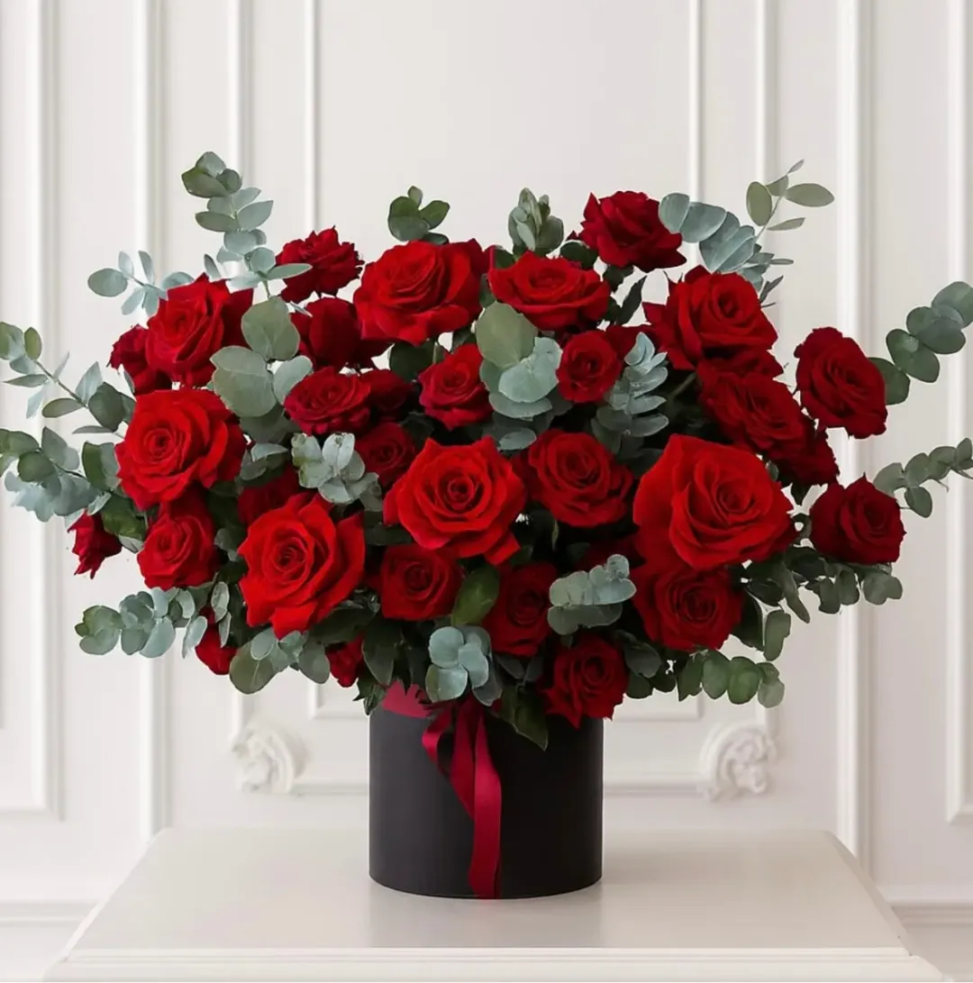 The Royal Red Rose Box