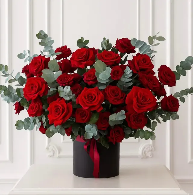The Royal Red Rose Box
