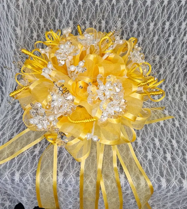 Quinceanera - Bouquet in Sunflower Yellow