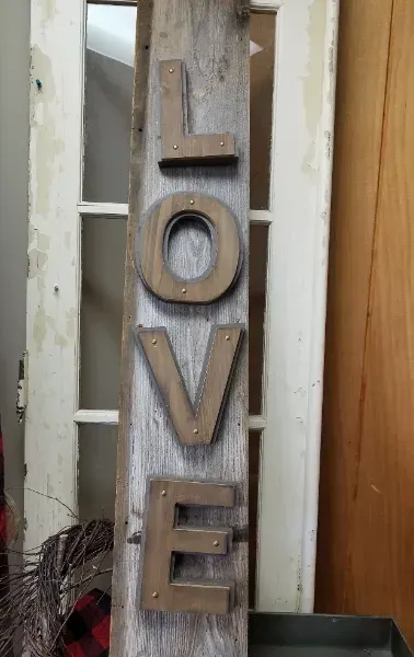 Love Farmhouse Country Barn Board!
