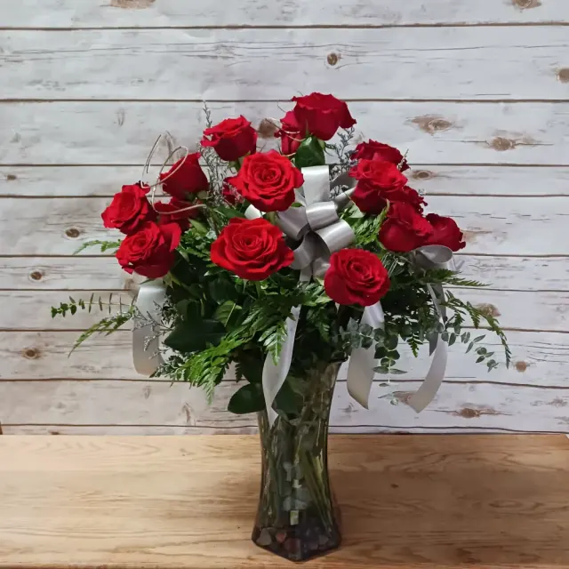 Classic dozen roses