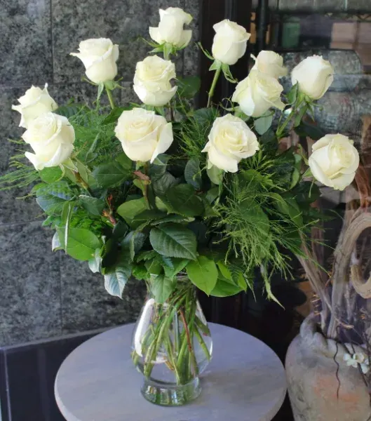 White Long Lux Stem Roses
