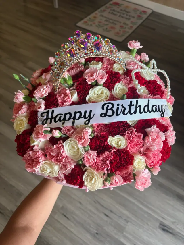 The Roses and Carnations Princess Mix