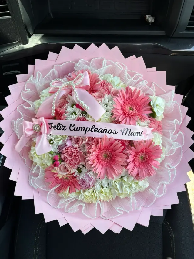 The Pretty Mix with Hydrangea