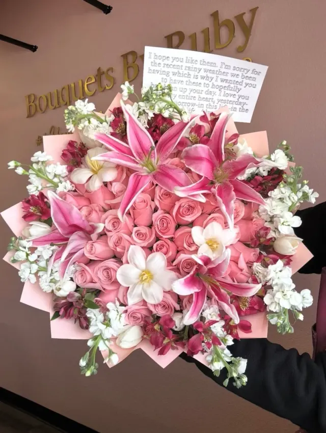 50 Sweet Pink Roses and Lilies Garden