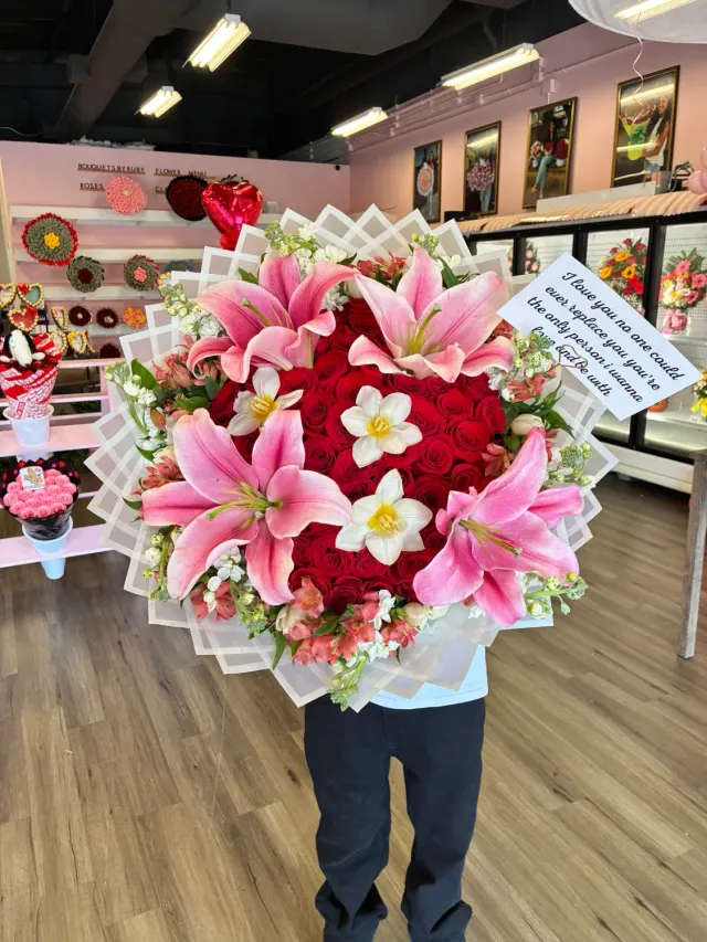 50 Roses, Lily and Tulip Garden