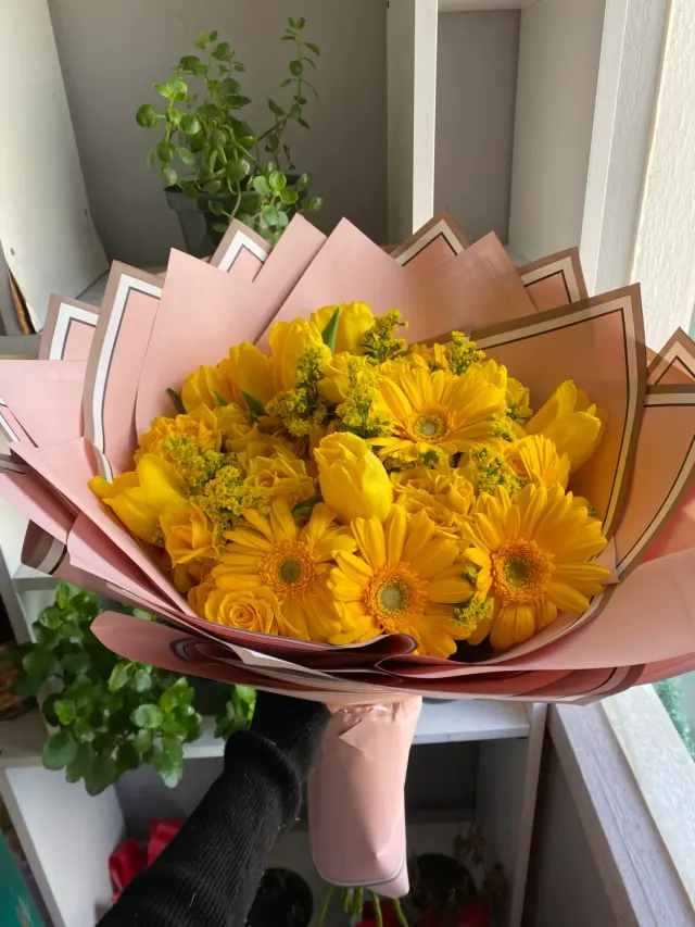 Yellow Flower Mixed Bouquet