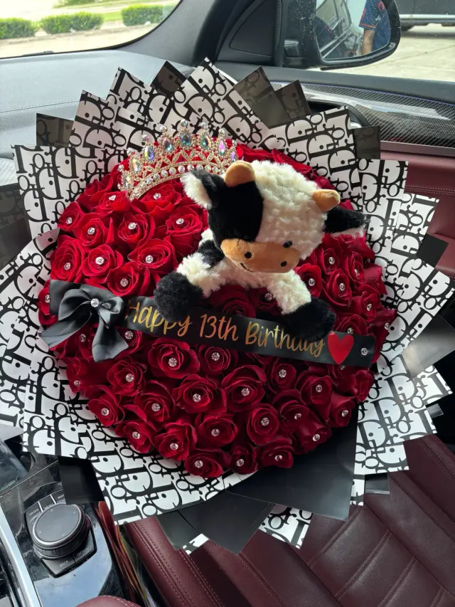 75 Diamond Roses Deluxe with a Vaquita