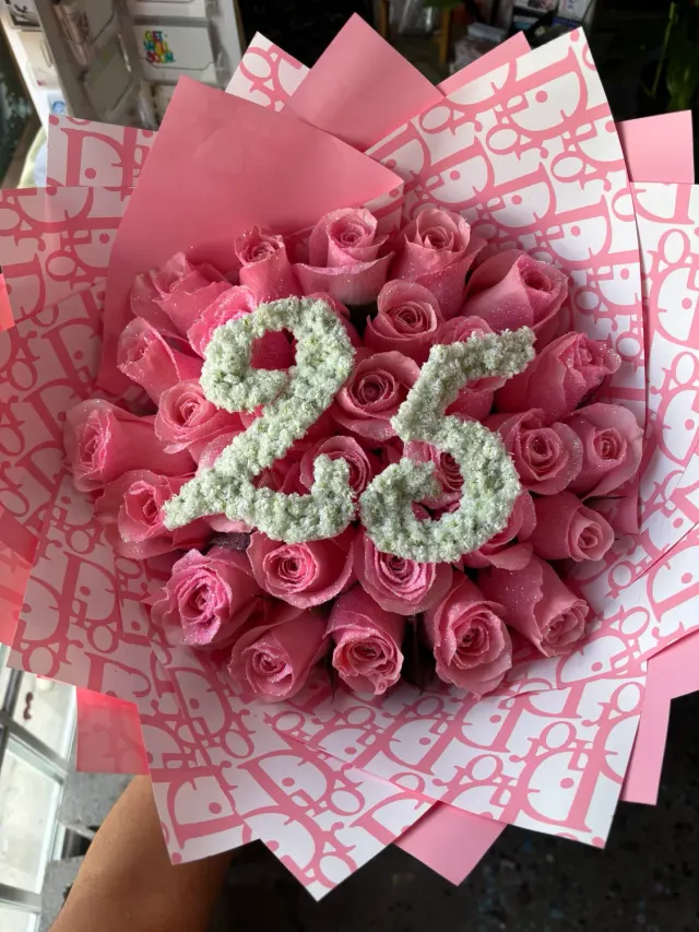 25 Glitter Roses and an Initial