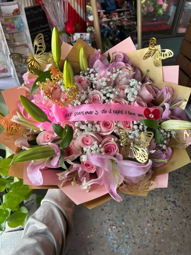 24 Pink Roses and Lilies for Her