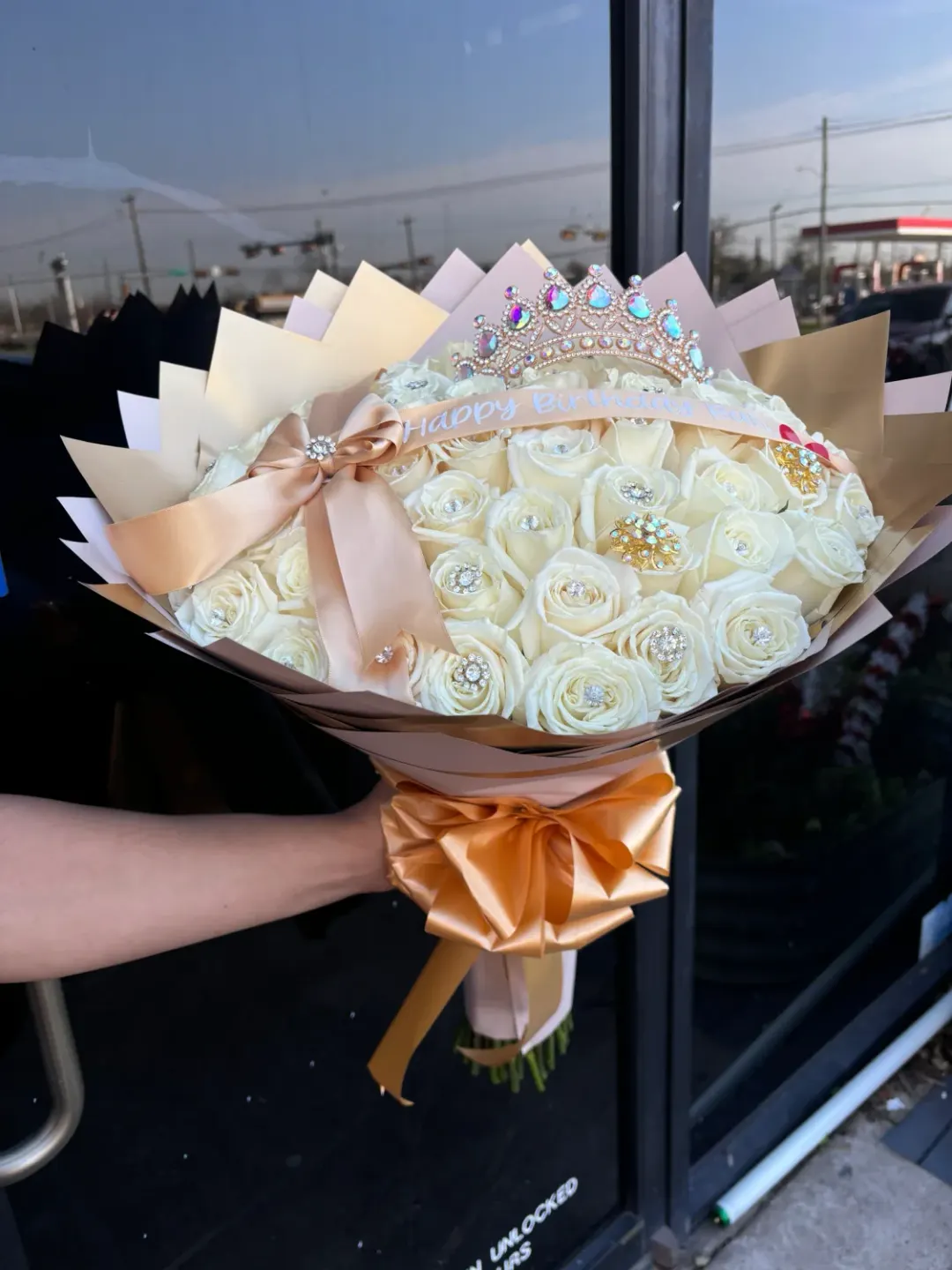 50 White Roses Gold Accent Deluxe