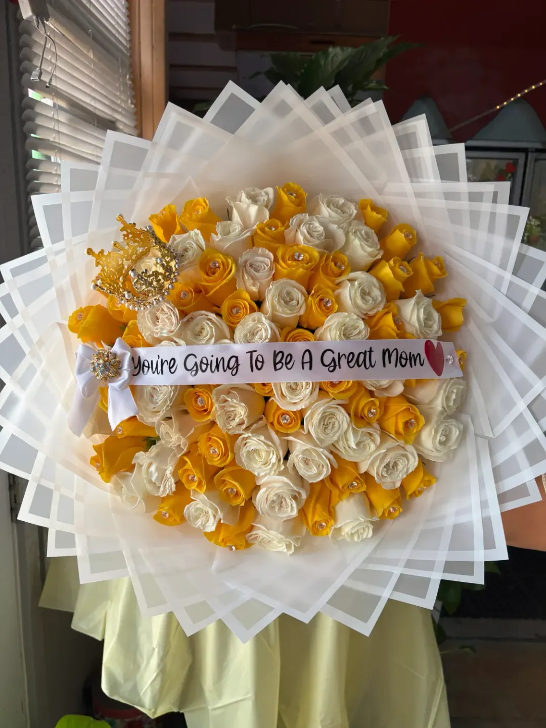 75 White and Yellow Diamond Roses
