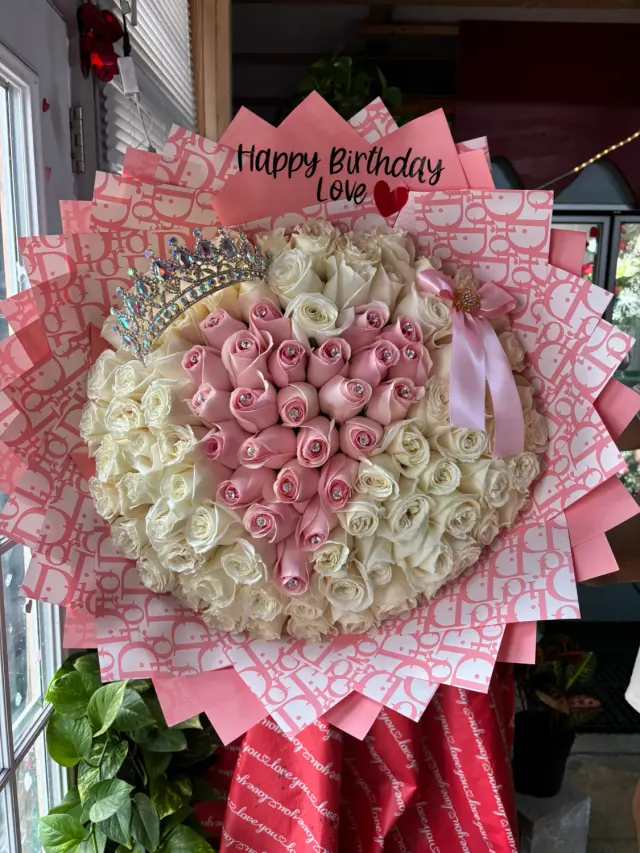 100 Roses with a Pink Heart