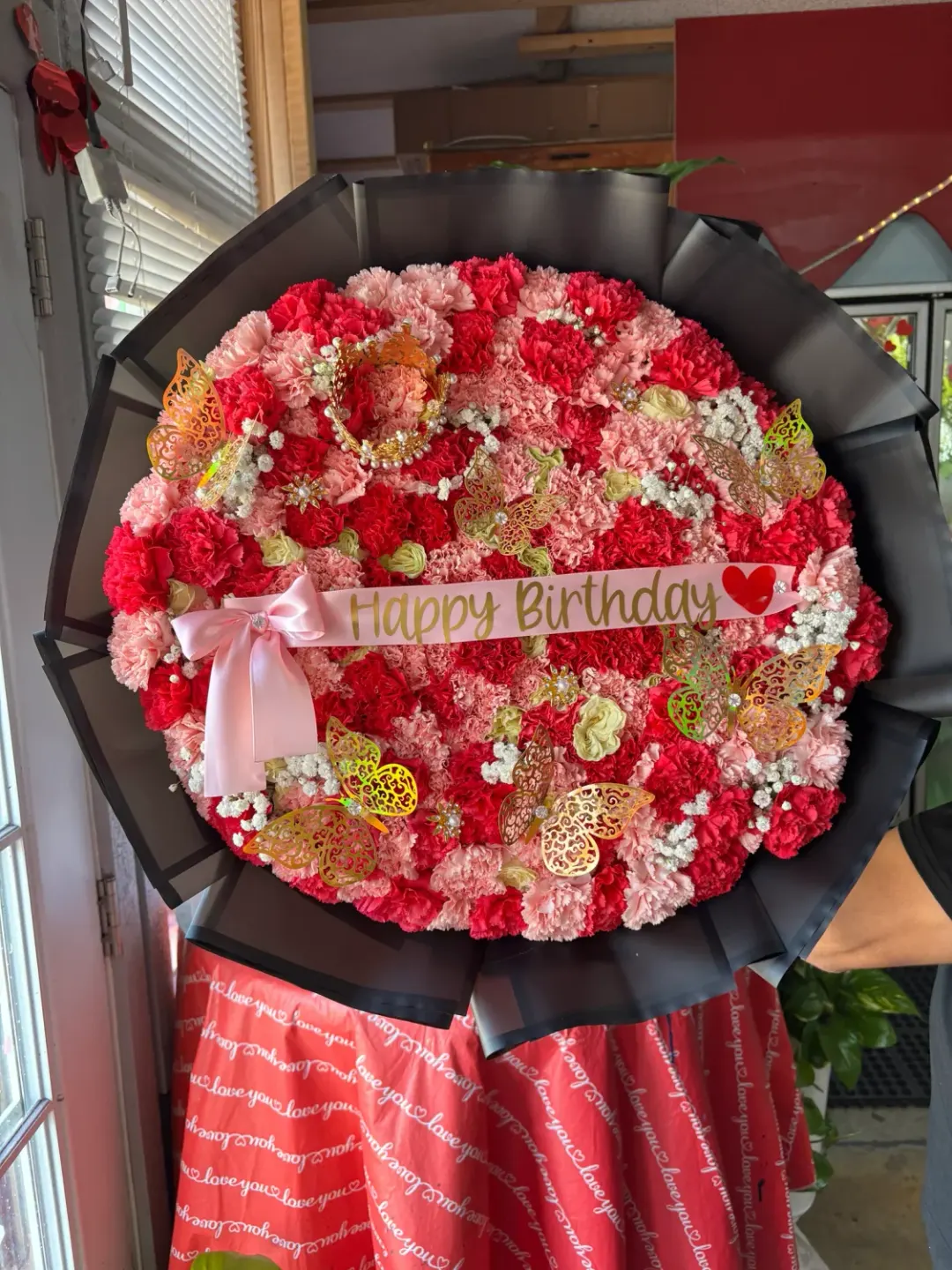 Carnations and Roses Ramo Buchón