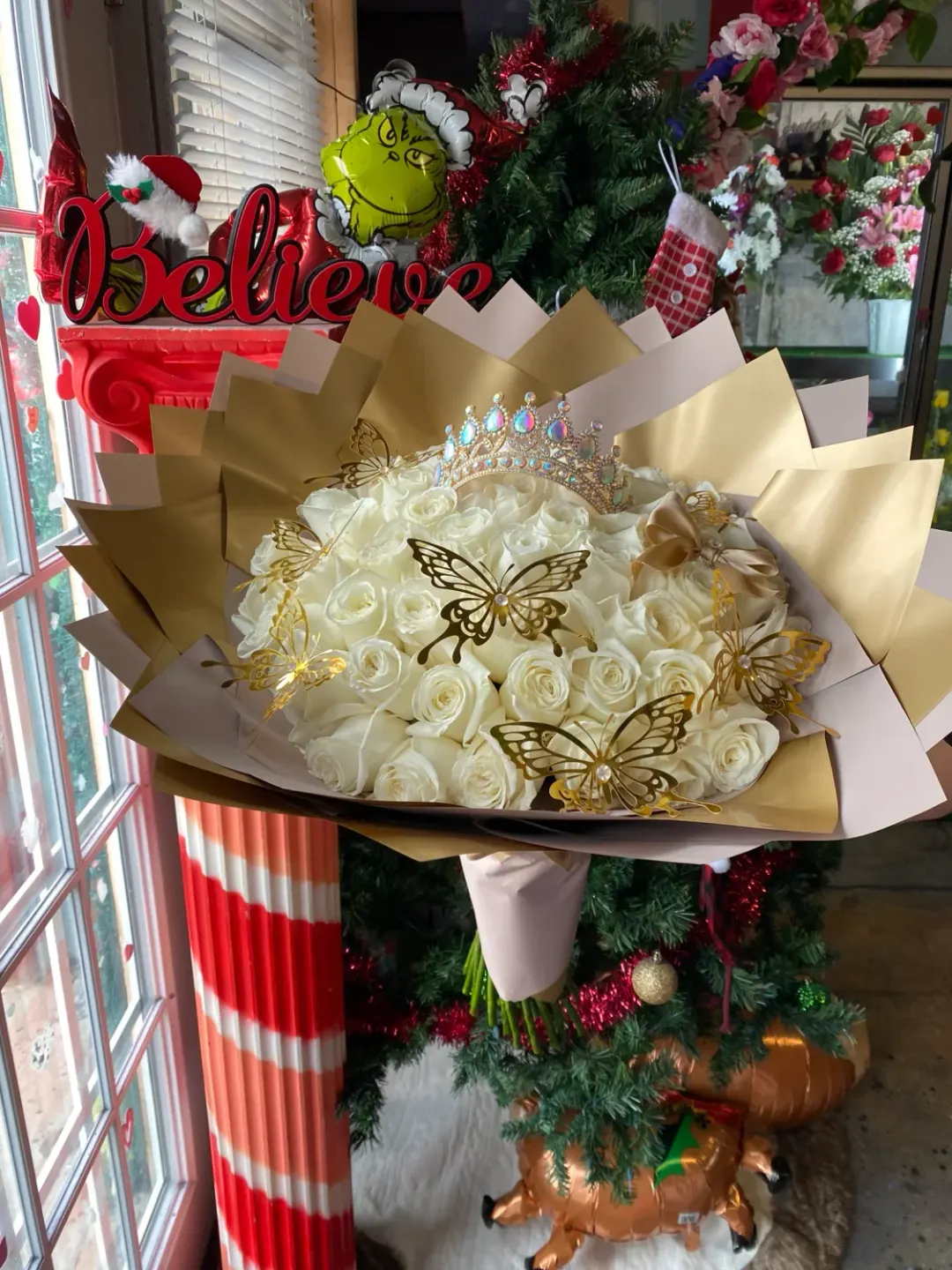 50 Soft White Roses with Gold