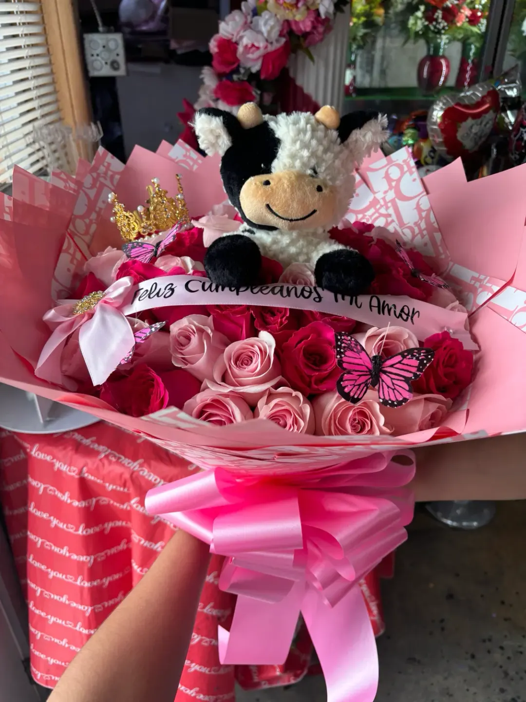 50 Roses Double Pink with a Vaquita