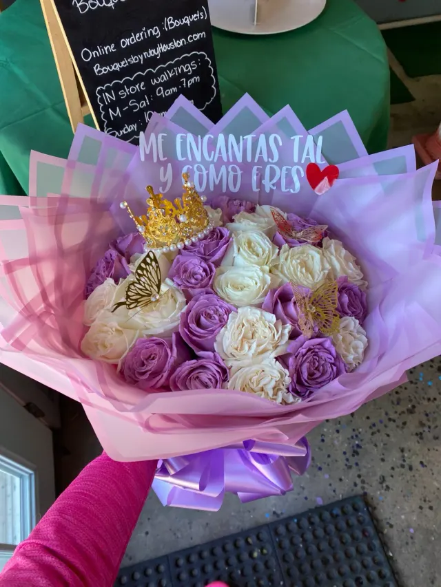 24 Soft Lavender Roses