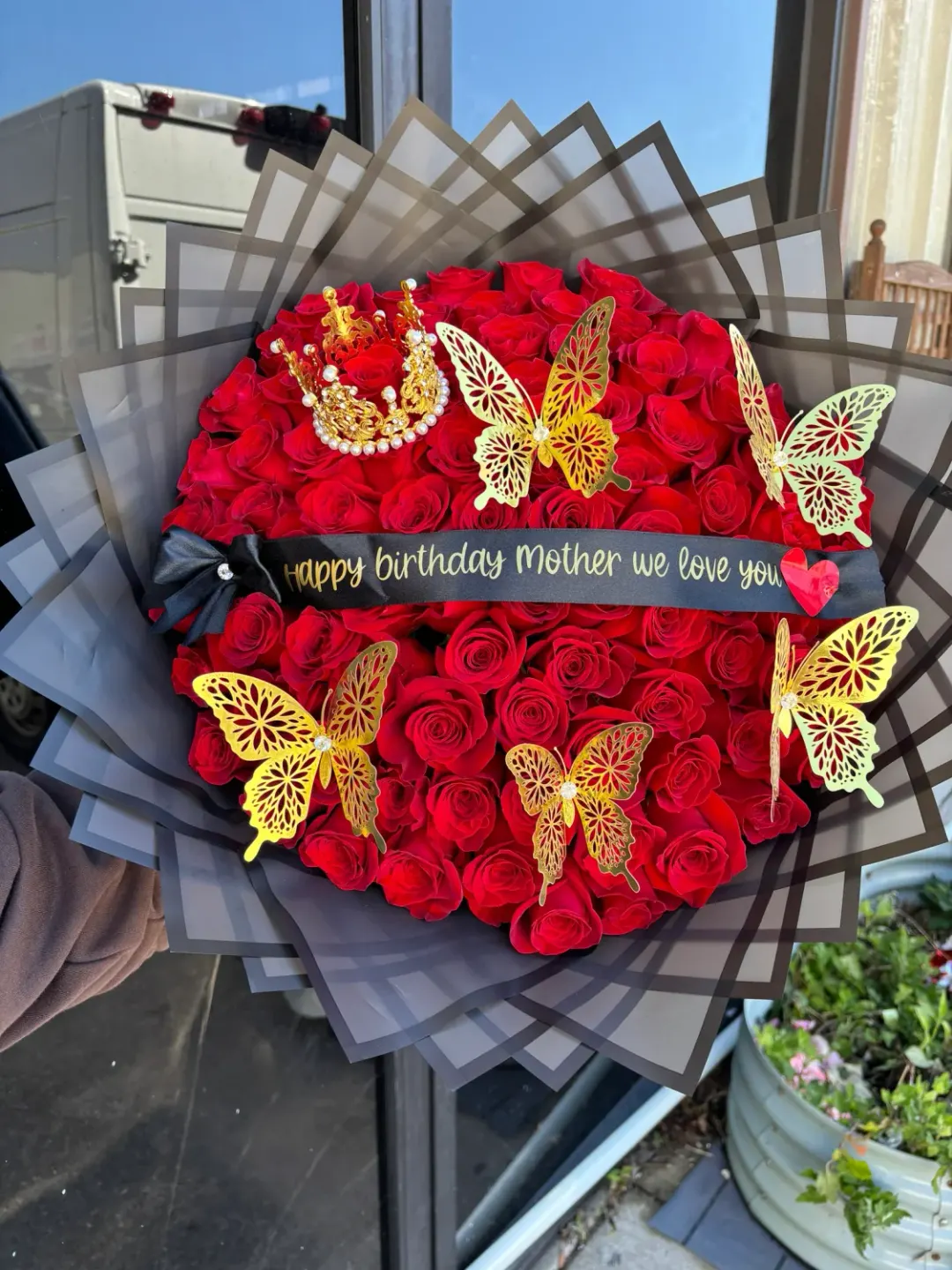 75 Elegant Red Roses